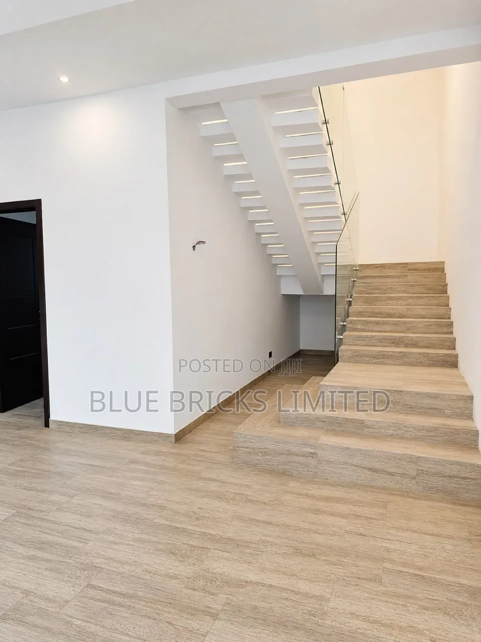 4bdrm House in Lakeside for sale