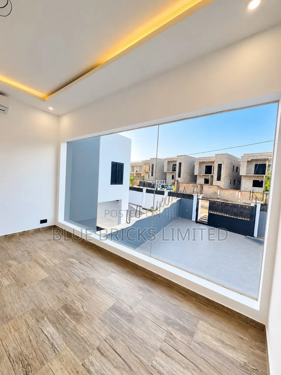 4bdrm House in Lakeside for sale
