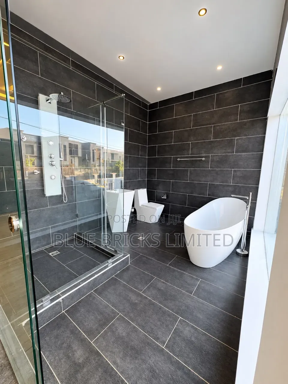 4bdrm House in Lakeside for sale