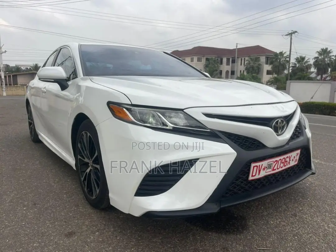 Toyota Camry 2019 White