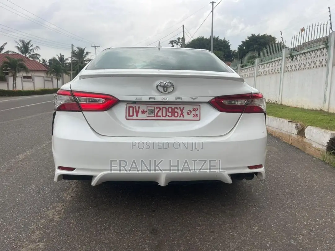 Toyota Camry 2019 White