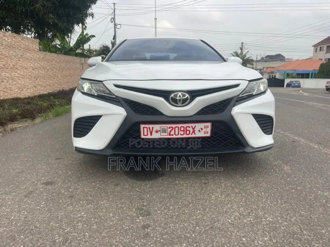 Toyota Camry 2019 White