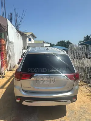 Mitsubishi Outlander SEL S-AWC 2020 Silver