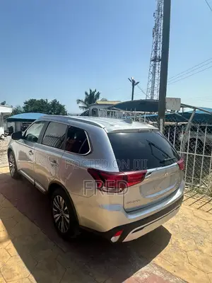Mitsubishi Outlander SEL S-AWC 2020 Silver
