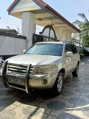 Toyota Highlander V6 FWD 2004 Gold