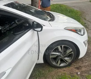 Hyundai Elantra Limited Sedan FWD (1.8L 4cyl 6A) 2016 White