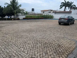 6bdrm House in East Legon, Boundary Road Area for rent