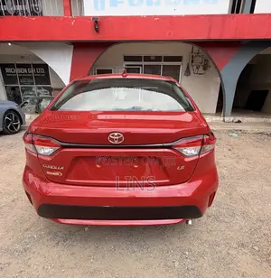 Toyota Corolla LE 2021 Red