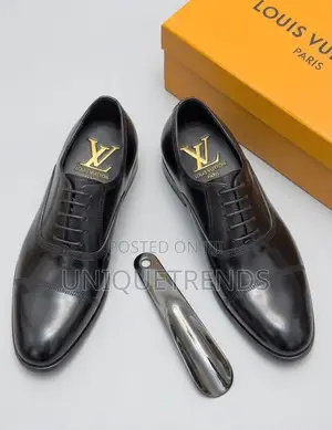 Executive LOUIS VUITTON Leather Oxford Shoe (Black)