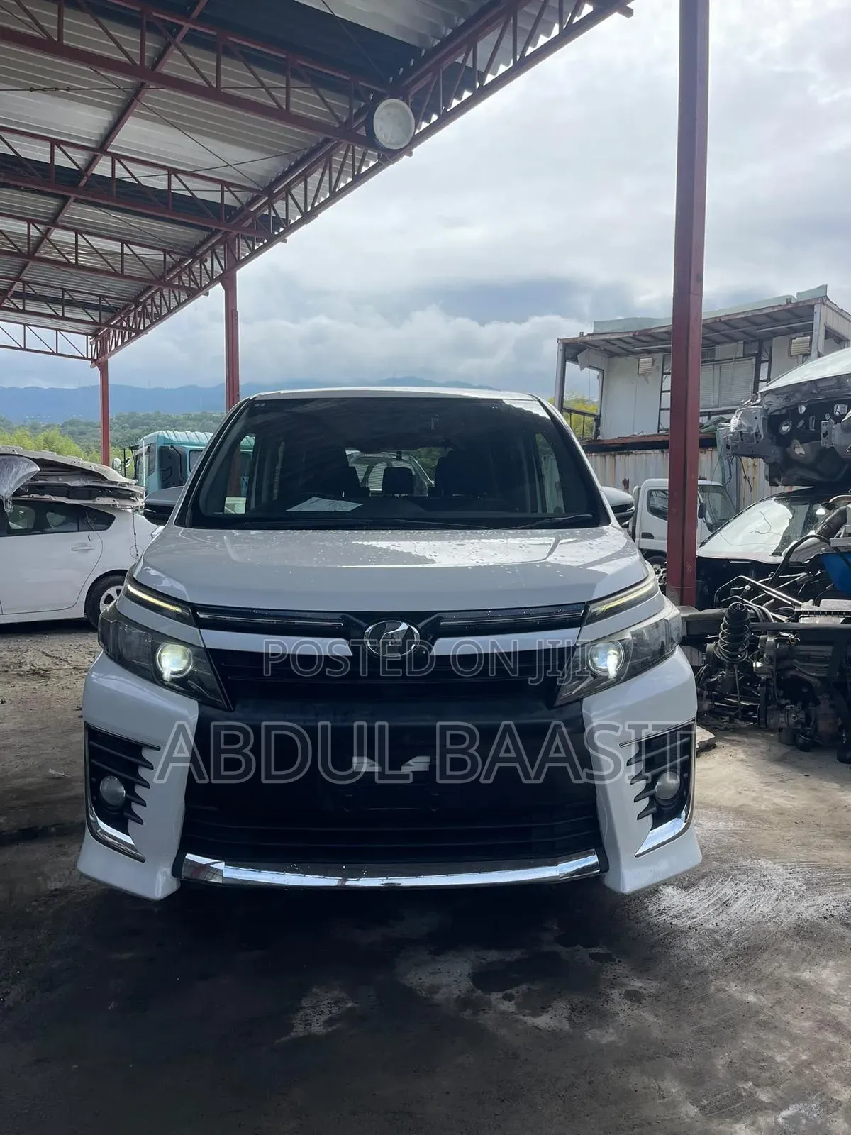 Toyota Voxy 2017 White