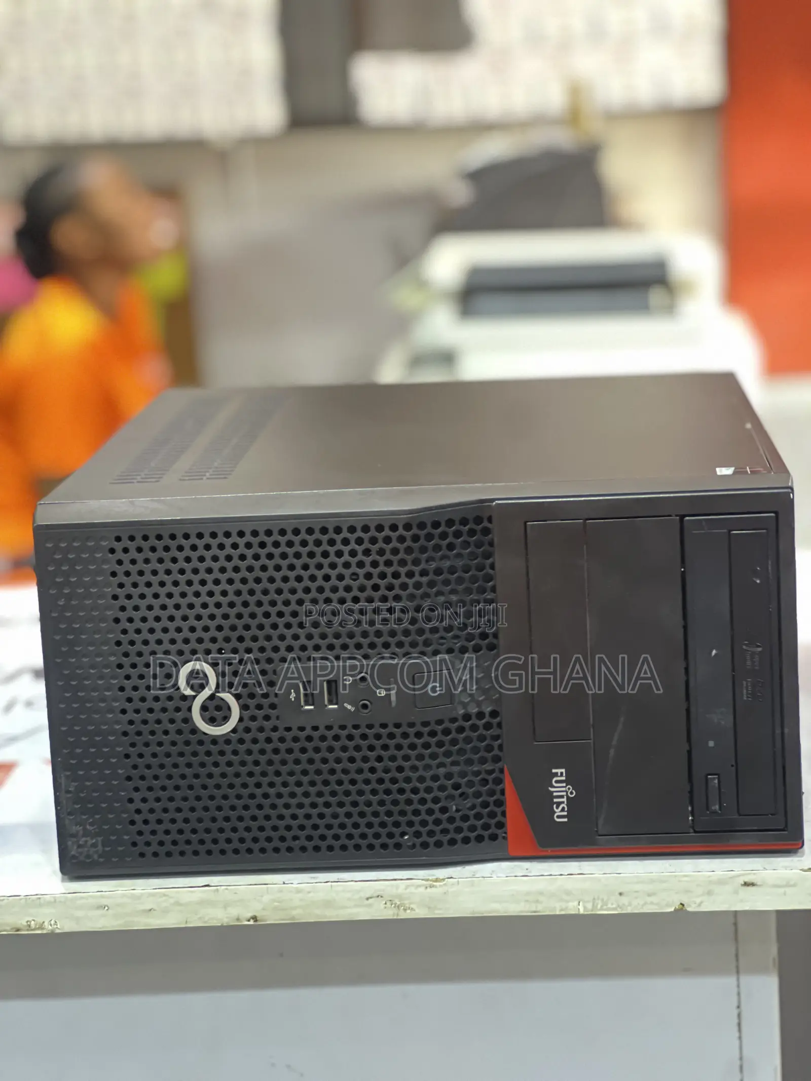 Desktop Computer Fujitsu Esprimo P557/E90+ 8GB Intel Core i5 HDD 500GB