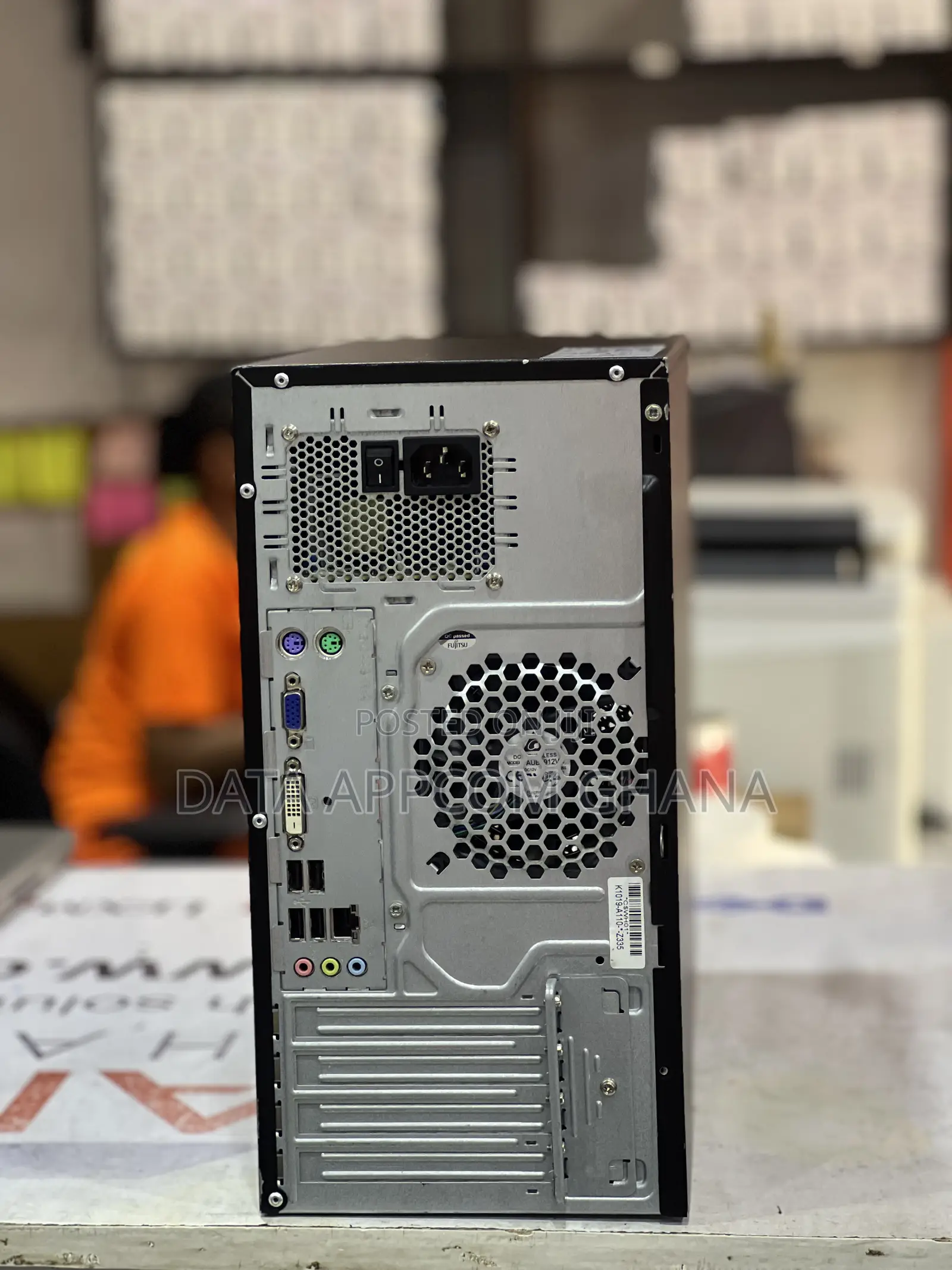 Desktop Computer Fujitsu Esprimo P557/E90+ 8GB Intel Core i5 HDD 500GB