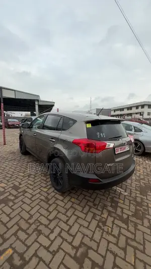 Toyota RAV4 LE AWD (2.5L 4cyl 6A) 2016 Brown