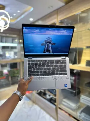 Laptop Dell Latitude 5320 16GB Intel Core i7 SSD 512GB