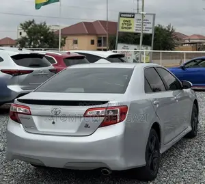 Toyota Camry SE 4dr Sedan (2.5L 4cyl 6A) 2013 Silver