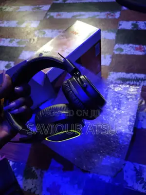 JBL/Bluetooth/Fm/Sd Card/Handsfree/Chargeable Headset