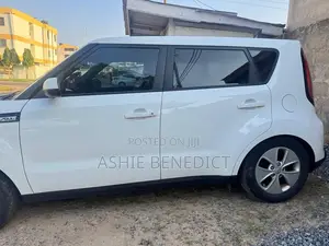 Kia Soul Hatchback 2016 White