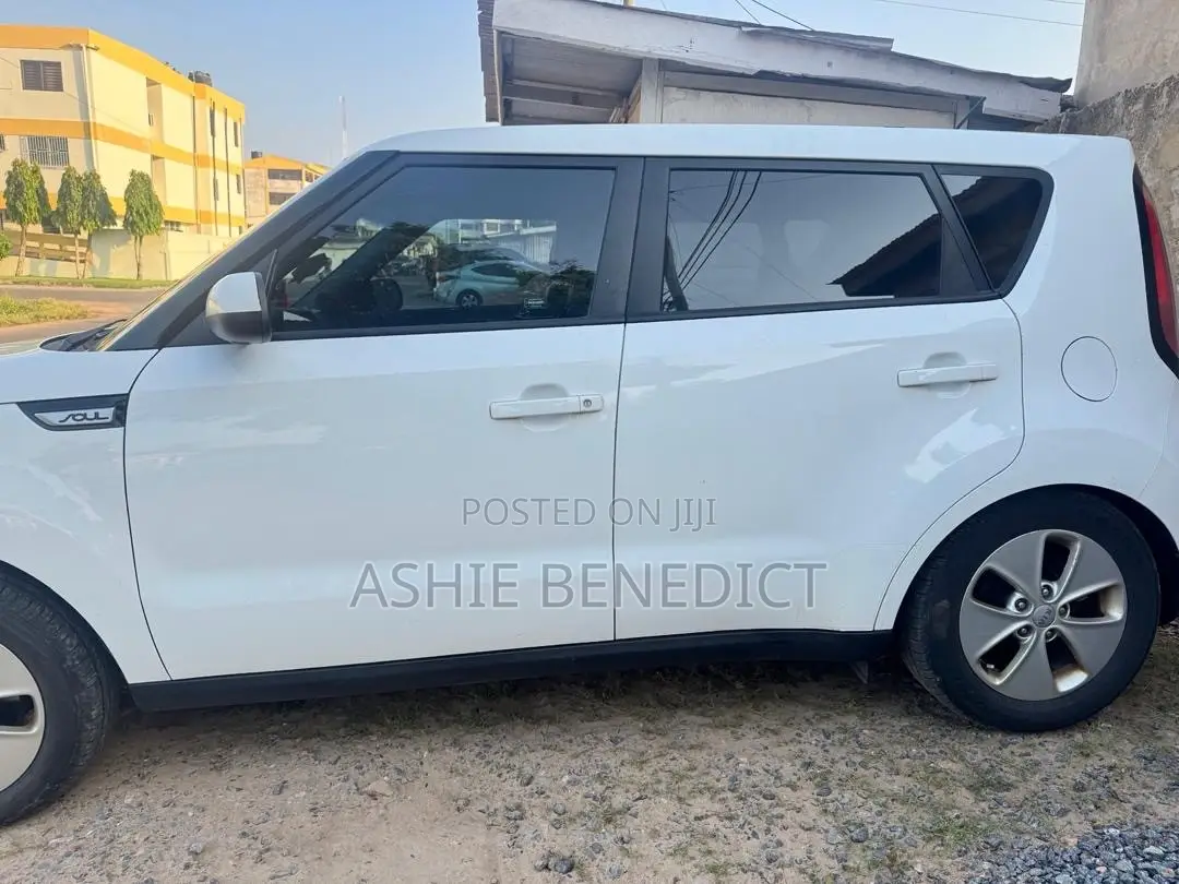 Kia Soul Hatchback 2016 White