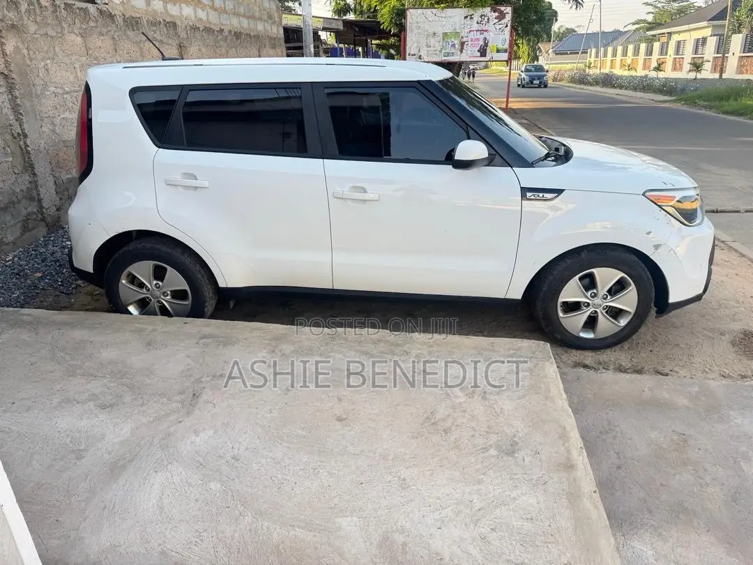 Kia Soul Hatchback 2016 White