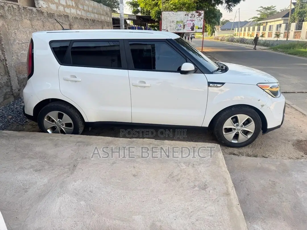 Kia Soul Hatchback 2016 White