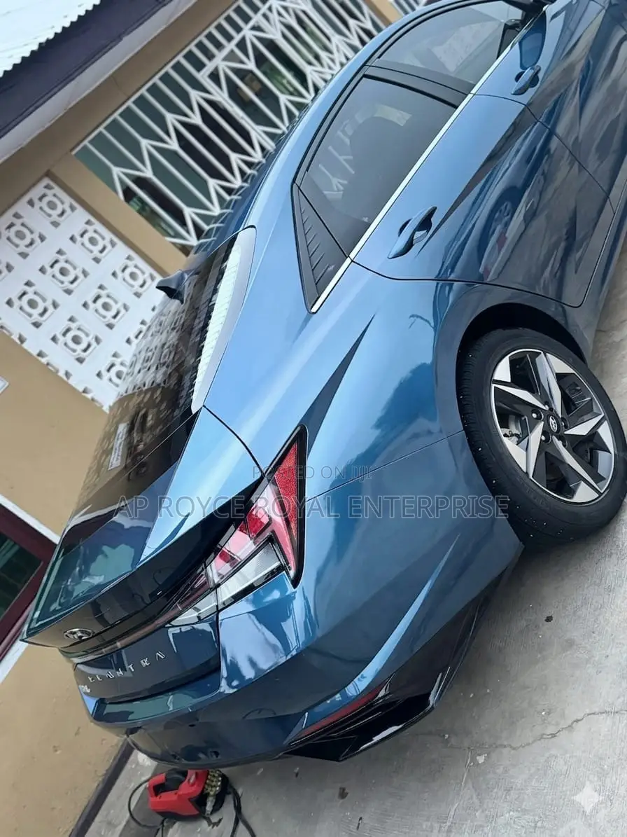 Hyundai Elantra Limited 2021 Blue