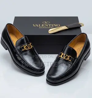 VALENTINO GARAVANI v-Logo Signature Leather Loafers