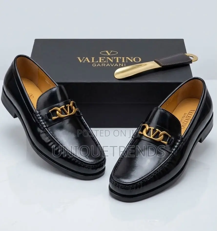 VALENTINO GARAVANI v-Logo Signature Leather Loafers