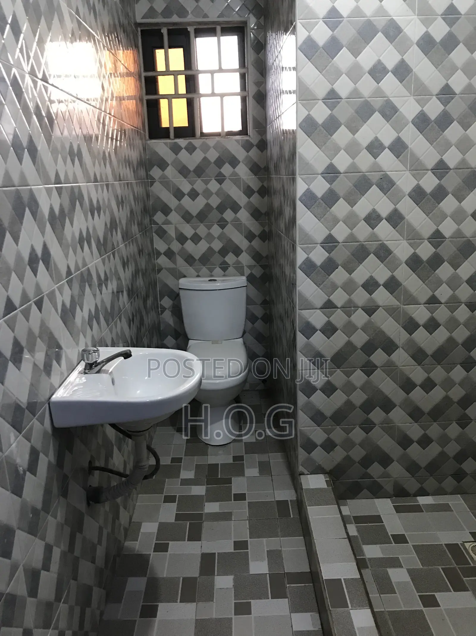 1bdrm Apartment in H.O.G Agency, Little Roses Area for rent