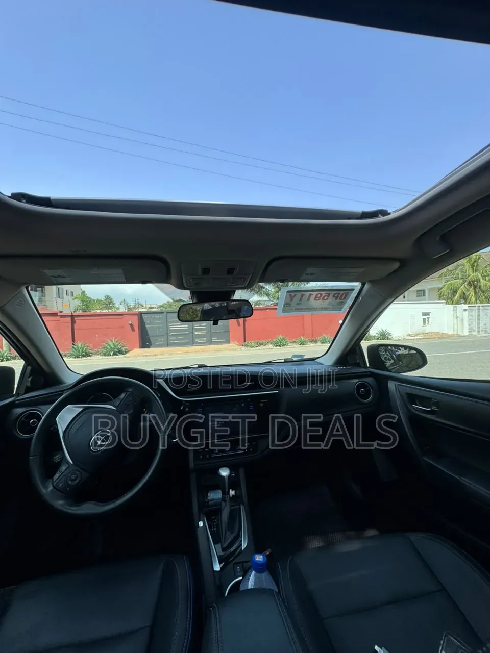 Toyota Corolla XSE 4dr Sedan (1.8L 4cyl CVT) 2017 Blue