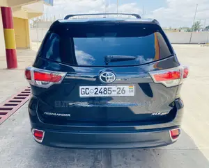 Toyota Highlander XLE 4x2 V6 (3.5L 6cyl 8A) 2018 Black