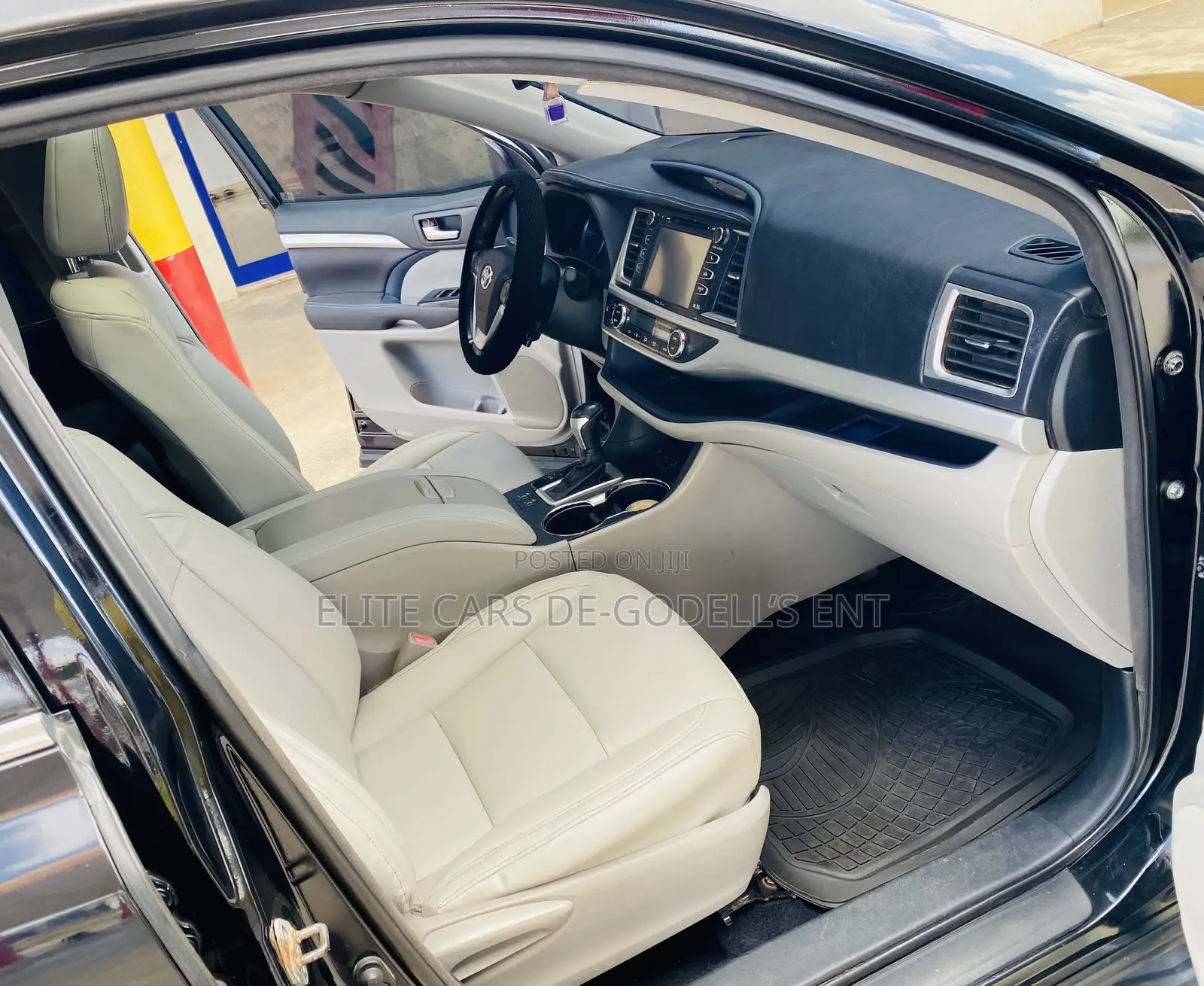 Toyota Highlander XLE 4x2 V6 (3.5L 6cyl 8A) 2018 Black