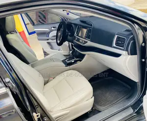 Toyota Highlander XLE 4x2 V6 (3.5L 6cyl 8A) 2018 Black