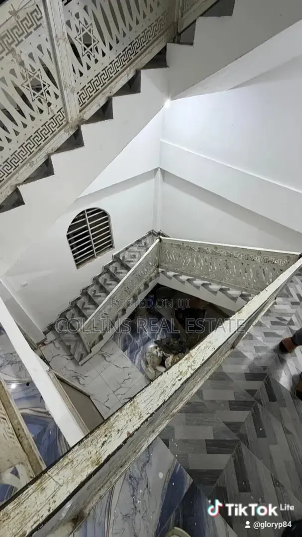 Furnished 6bdrm Duplex in Collins Properties, Ashomang Estate for sale
