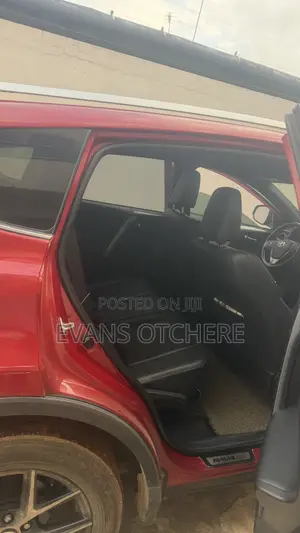 Toyota RAV4 SE FWD (2.5L 4cyl 6A) 2016 Red