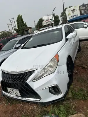 Hyundai Sonata Limited 2.0T Sedan (2.0L 4cyl 6A) 2012 White