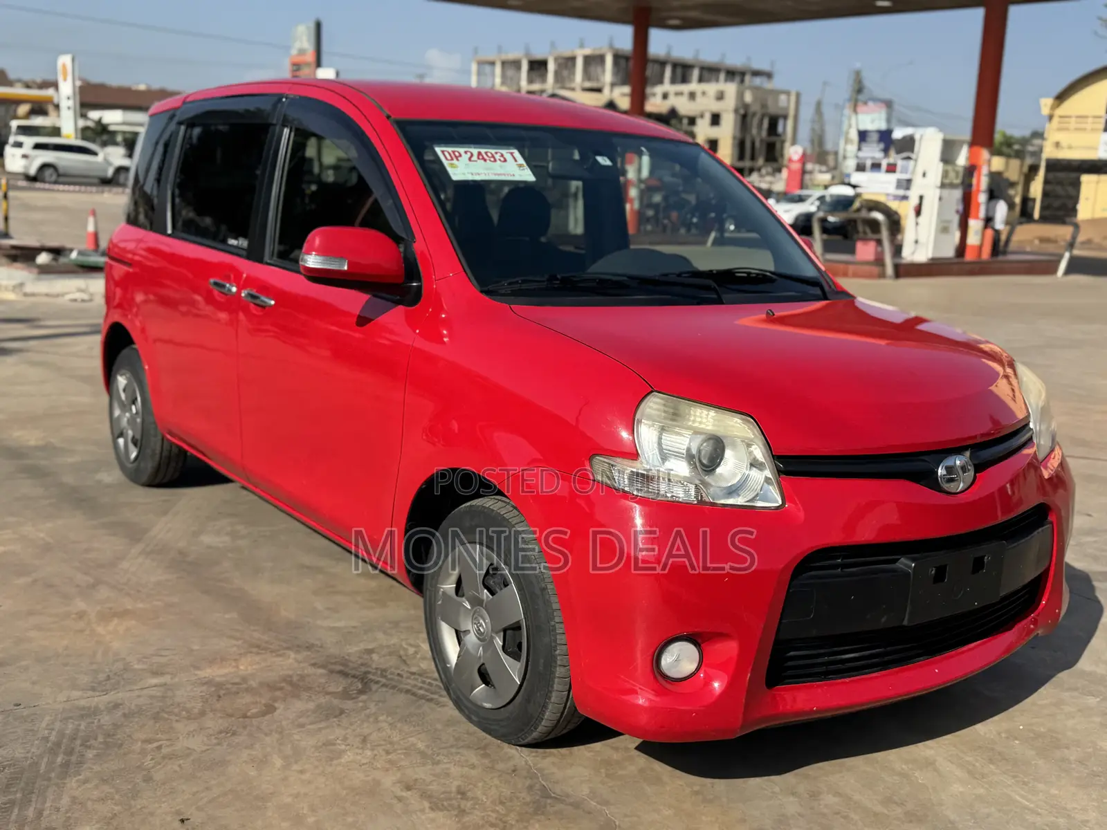 Toyota Sienta 1.5 AWD 2013 Red
