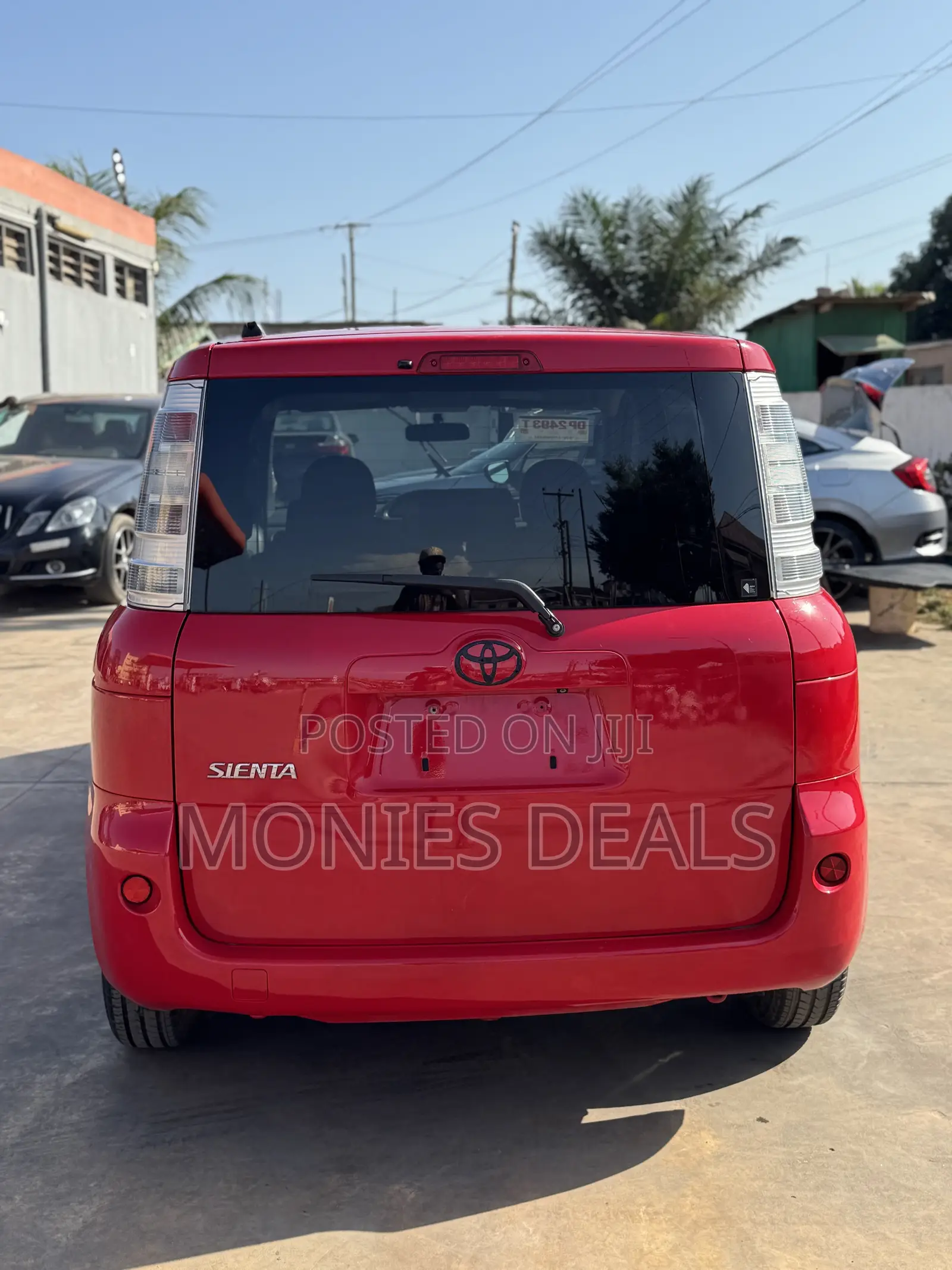 Toyota Sienta 1.5 AWD 2013 Red