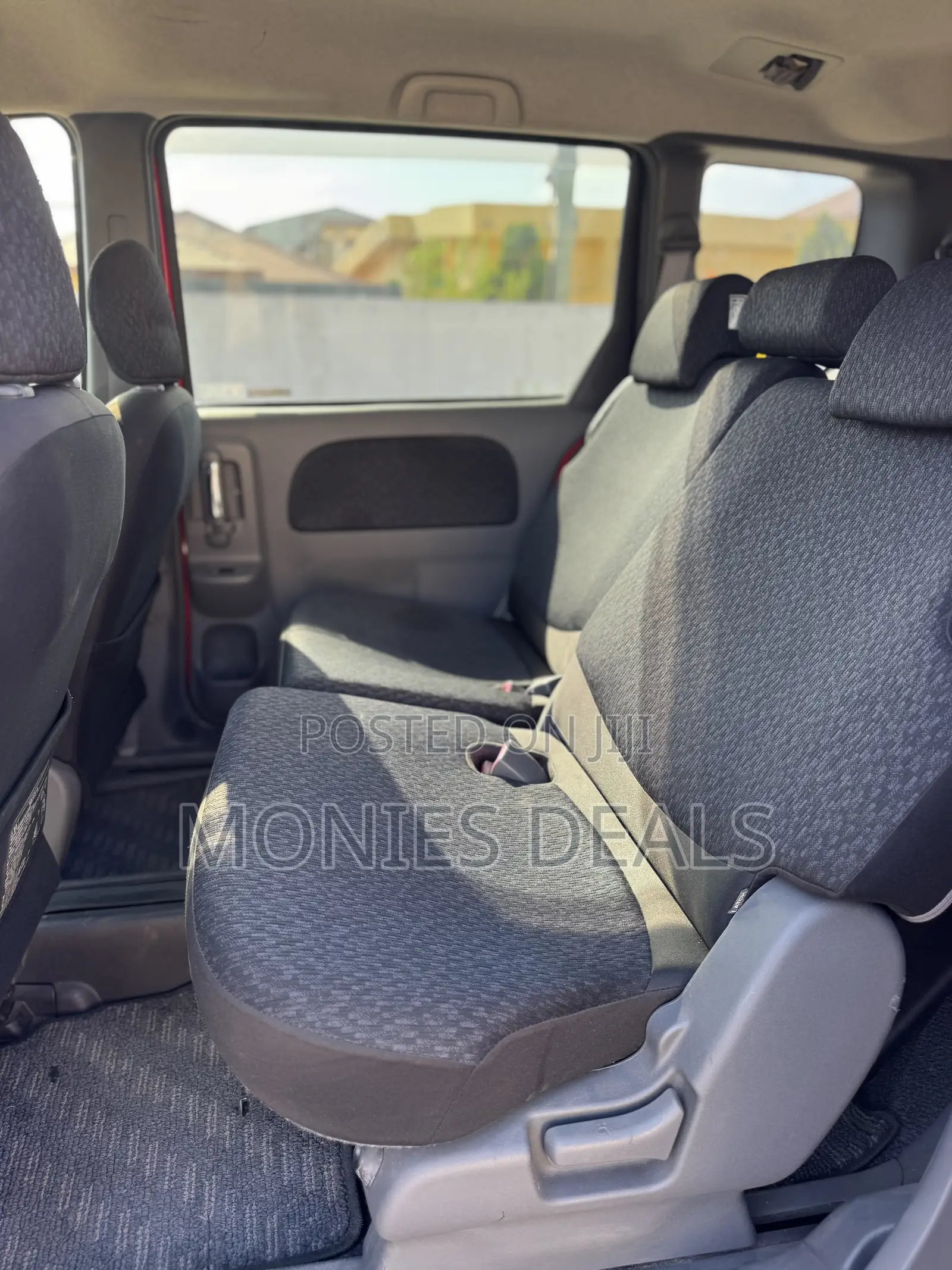 Toyota Sienta 1.5 AWD 2013 Red