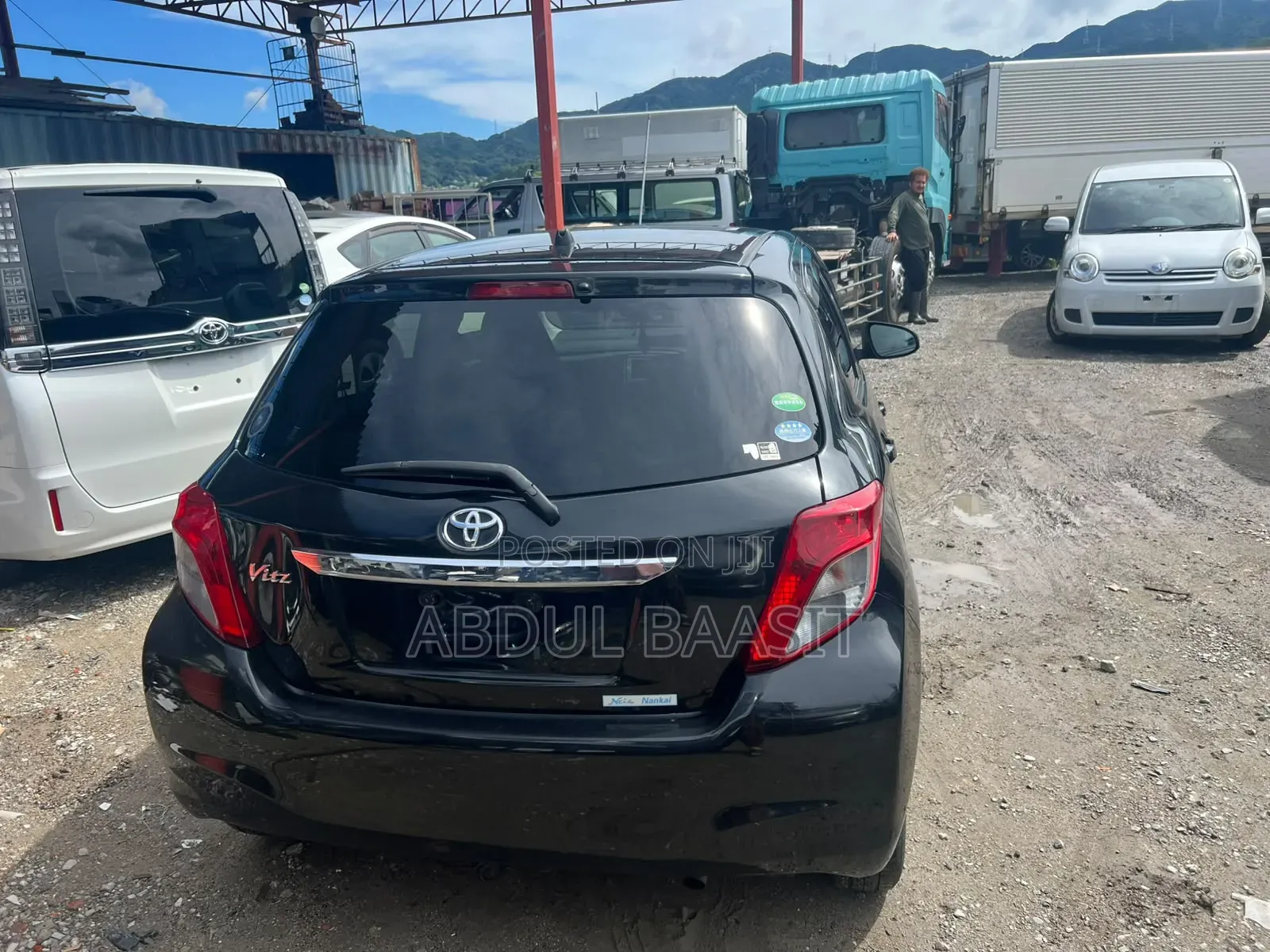 Toyota Vitz 1.3 FWD 5dr 2013 Black