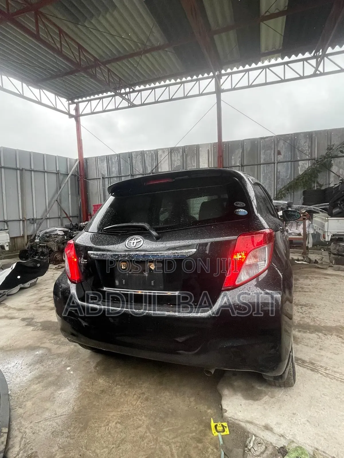 Toyota Vitz 1.3 FWD 5dr 2013 Black