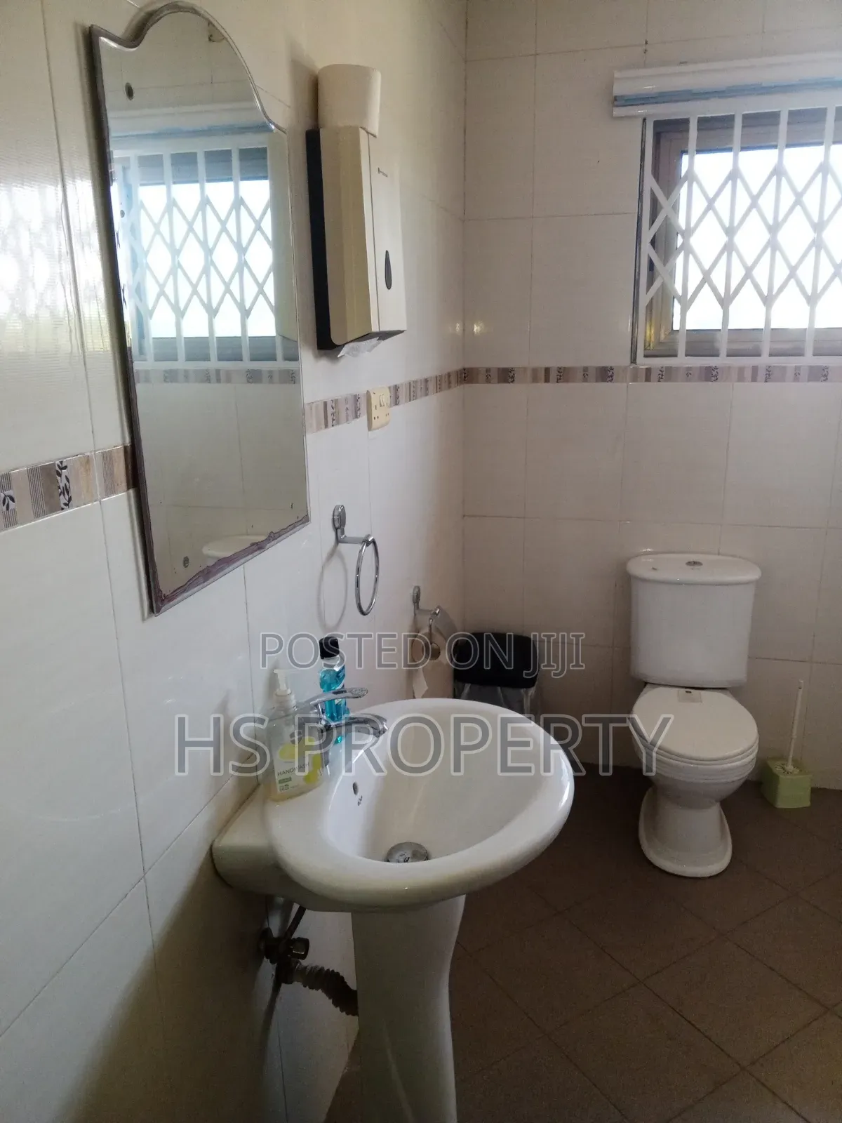 A Neat Office Space for Rent at East Legon