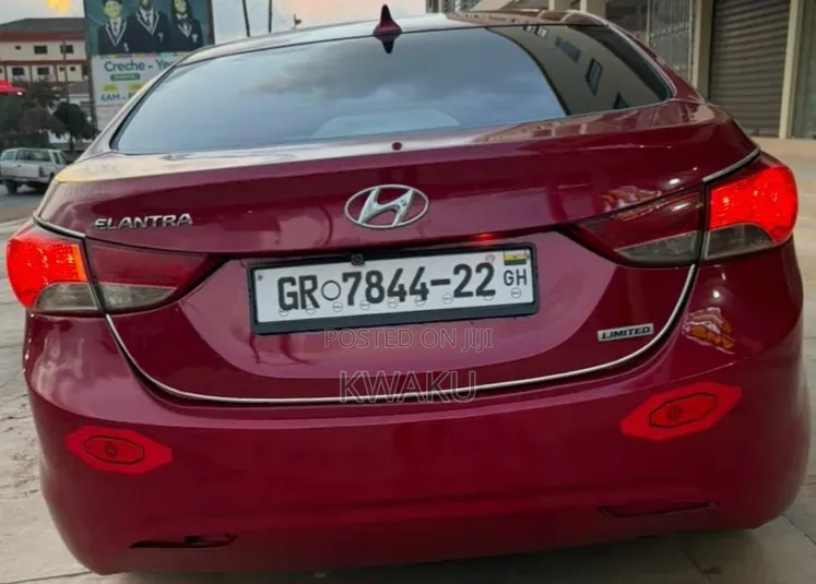 Hyundai Elantra 2013 Red