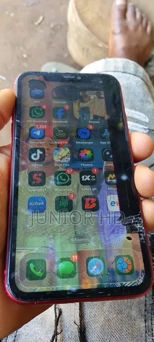 Apple iPhone 11 64 GB Red