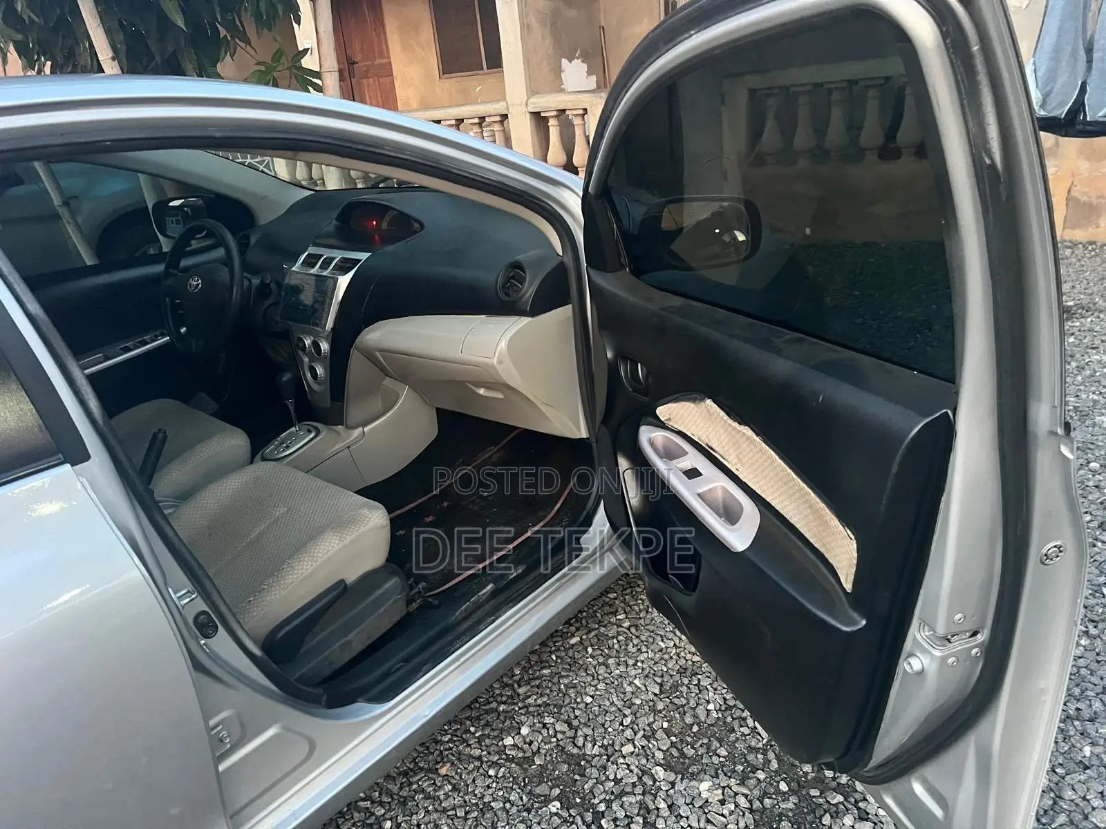 Toyota Belta 2012 Silver
