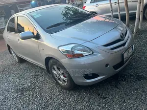 Toyota Belta 2012 Silver
