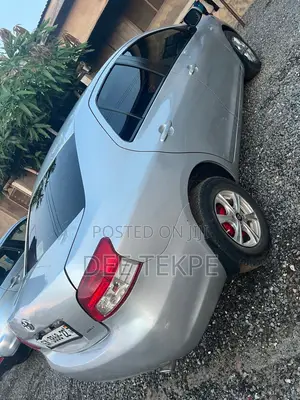 Toyota Belta 2012 Silver