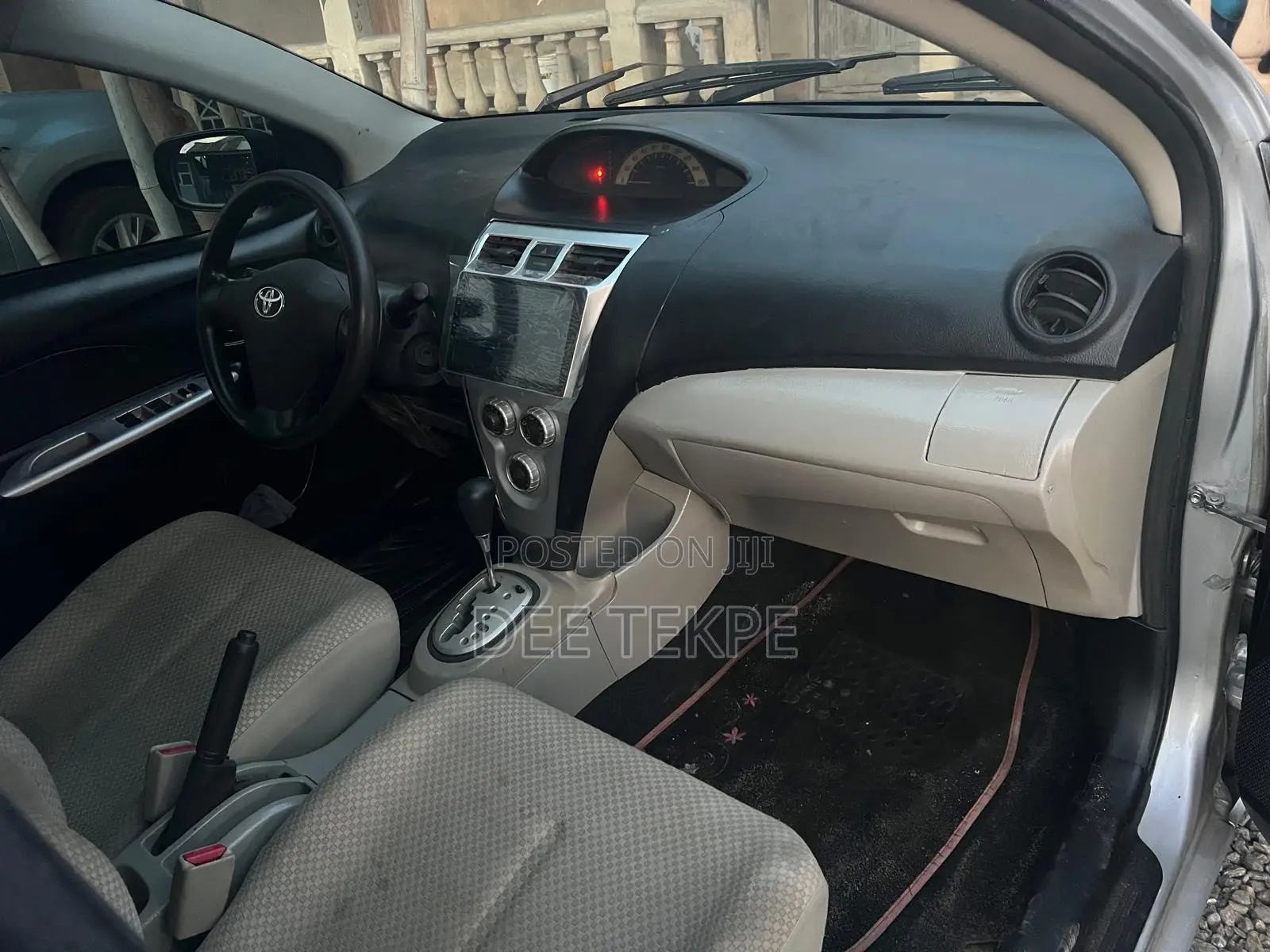 Toyota Belta 2012 Silver