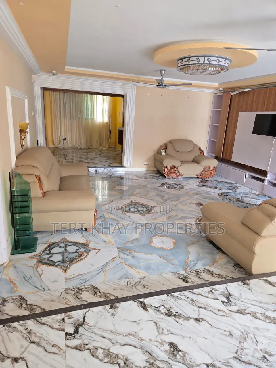 9bdrm Mansion in Dansoman, Round About for sale