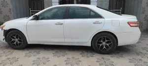 Toyota Camry LE 4dr Sedan (2.5L 4cyl 6AM) 2010 White