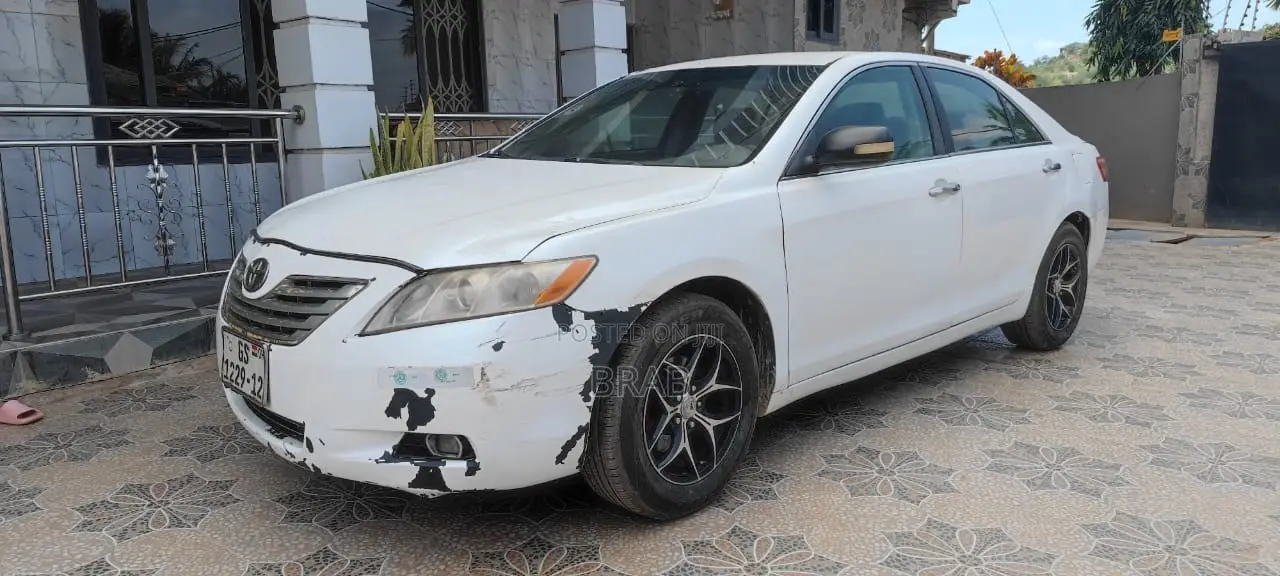Toyota Camry LE 4dr Sedan (2.5L 4cyl 6AM) 2010 White